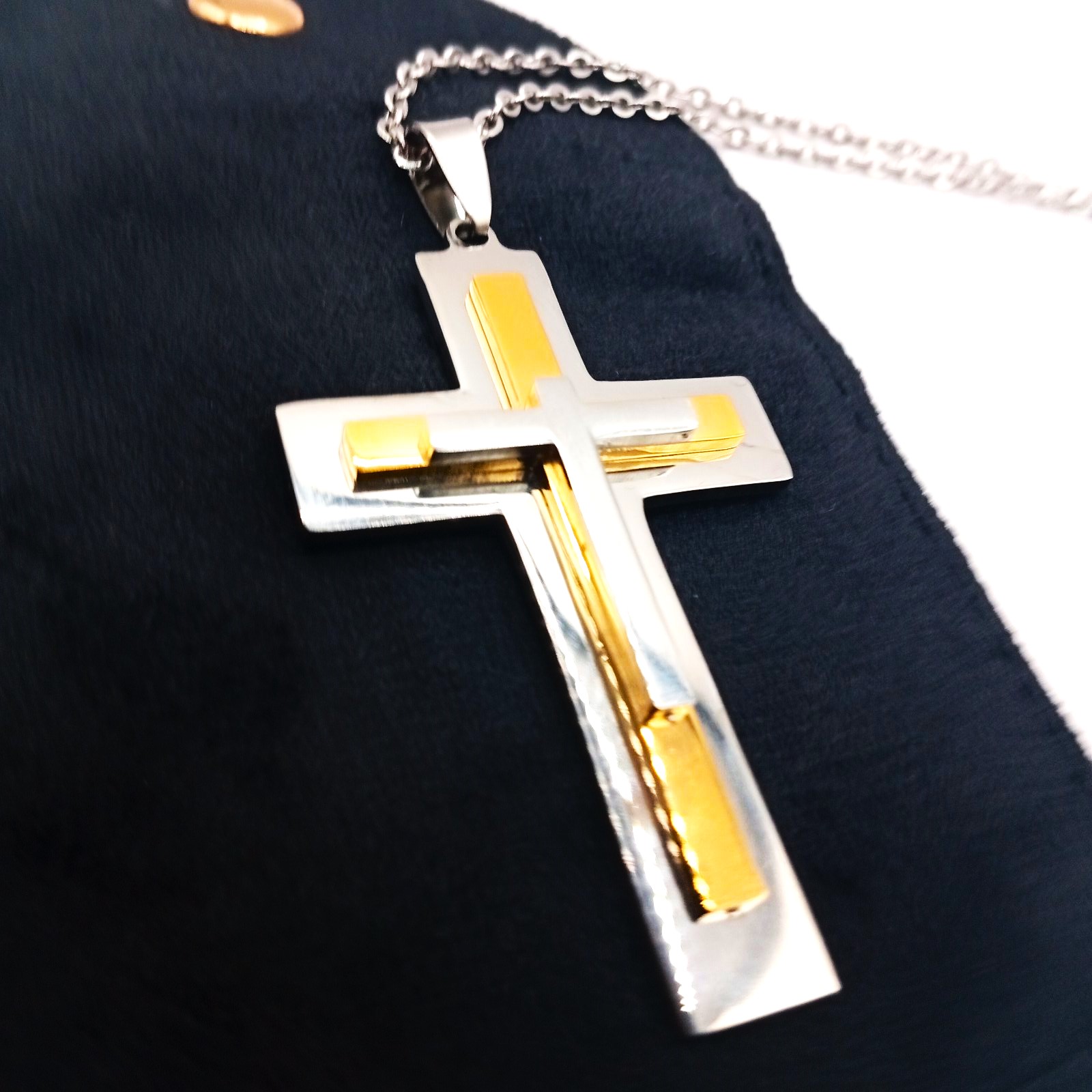 Ανδρικός σταυρός από ατσάλι χρυσό ασημί Ανδρικός σταυρός από ατσάλι χρυσό ασημί