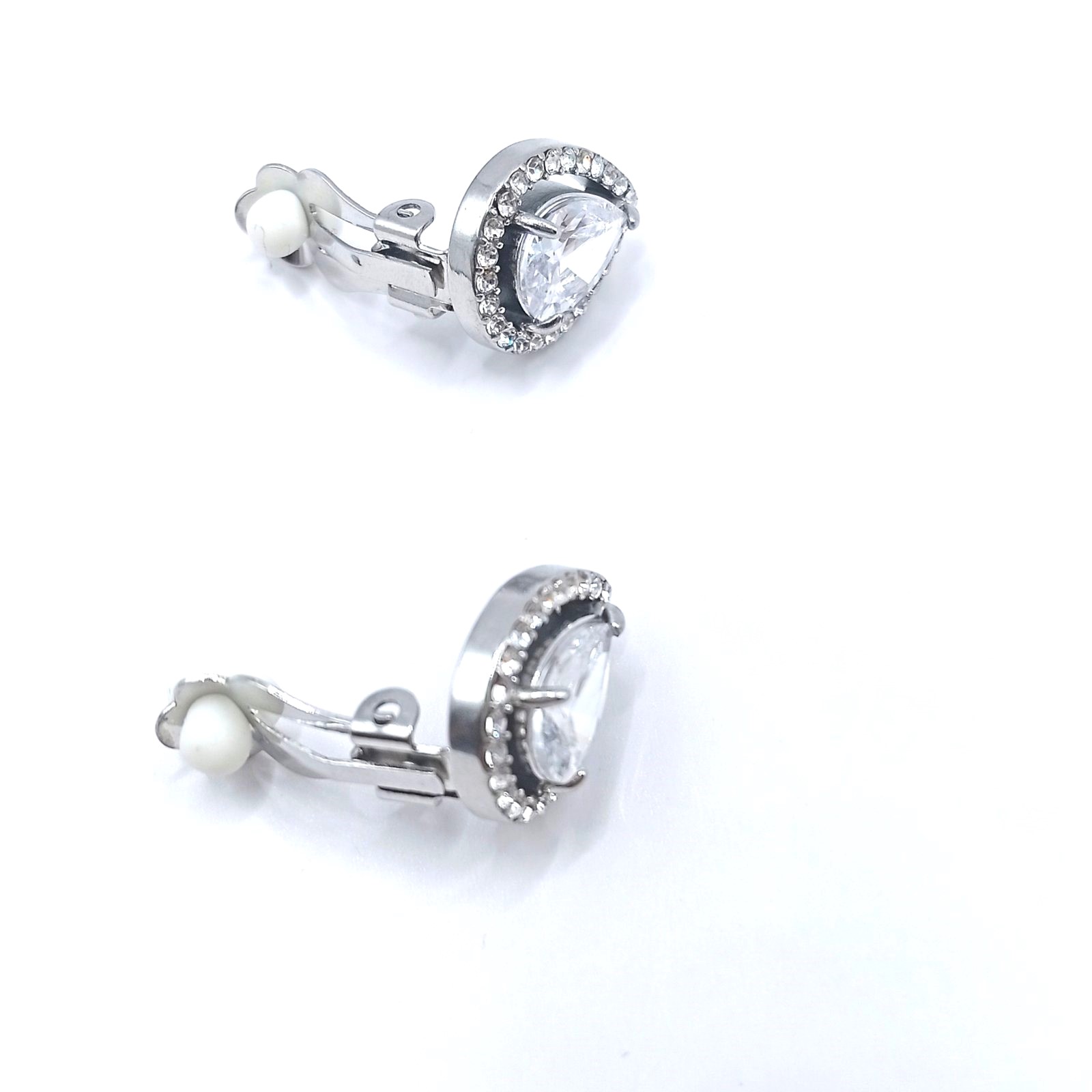 Κομψά ατσάλινα clip-on σκουλαρίκια με κεντρικό ζιργκόν - Image 2 Κομψά ατσάλινα clip-on σκουλαρίκια με κεντρικό ζιργκόν - Image 2