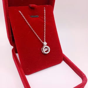 Ασημένιο κολιέ 925 με κυκλικό μοτίφ και λευκές πέτρες - Εικόνα 1