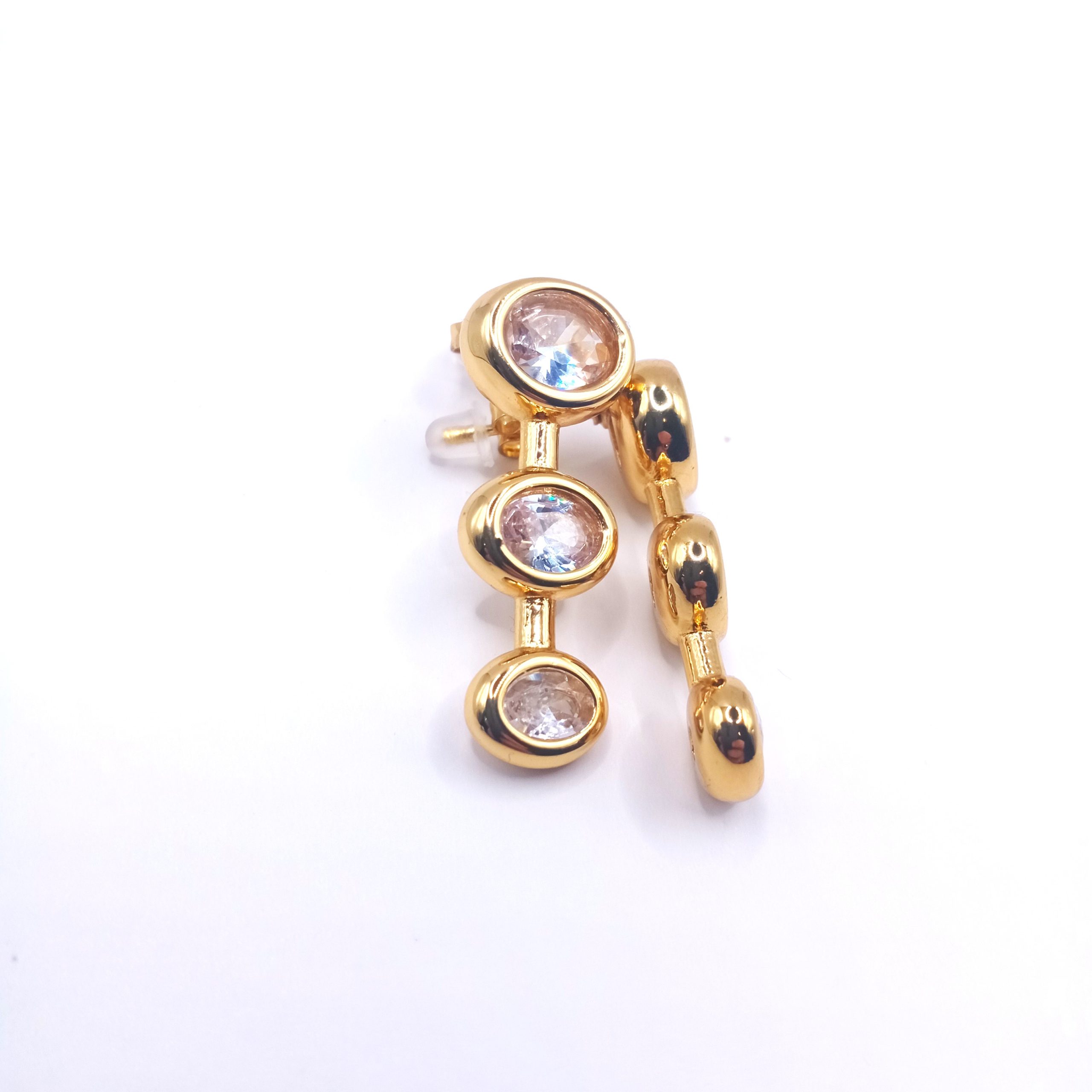 Χρυσά κρεμαστά σκουλαρίκια με τριπλές διάφανες πέτρες - Image 6 Χρυσά κρεμαστά σκουλαρίκια με τριπλές διάφανες πέτρες - Image 6