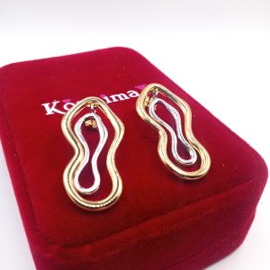 Χρυσά & ασημί κρεμαστά σκουλαρίκια με κυματιστό σχέδιο - Εικόνα 5 Χρυσά & ασημί κρεμαστά σκουλαρίκια με κυματιστό σχέδιο - Εικόνα 5