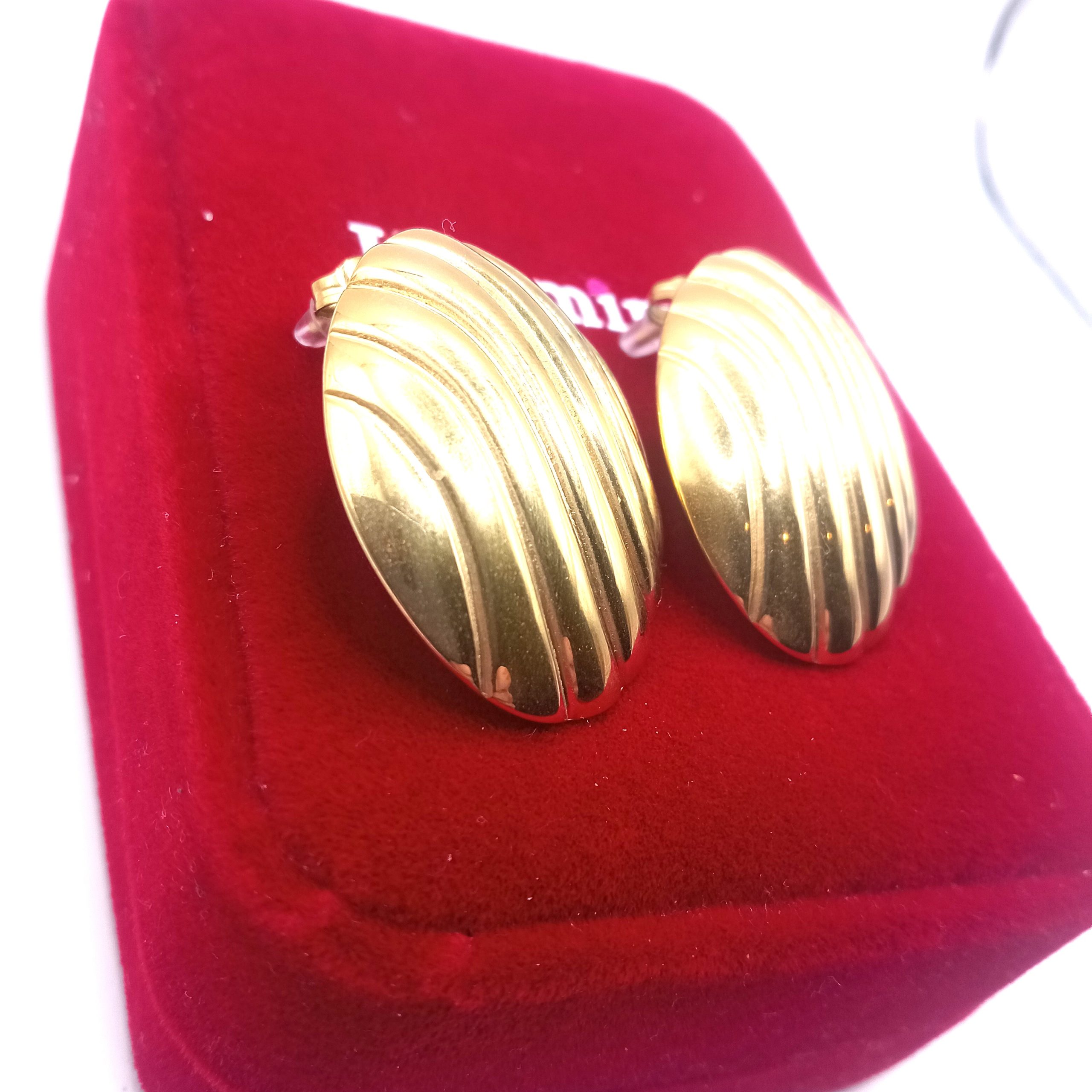 Χρυσά καρφωτά σκουλαρίκια από ανοξείδωτο ατσάλι - Image 5 Χρυσά καρφωτά σκουλαρίκια από ανοξείδωτο ατσάλι - Image 5