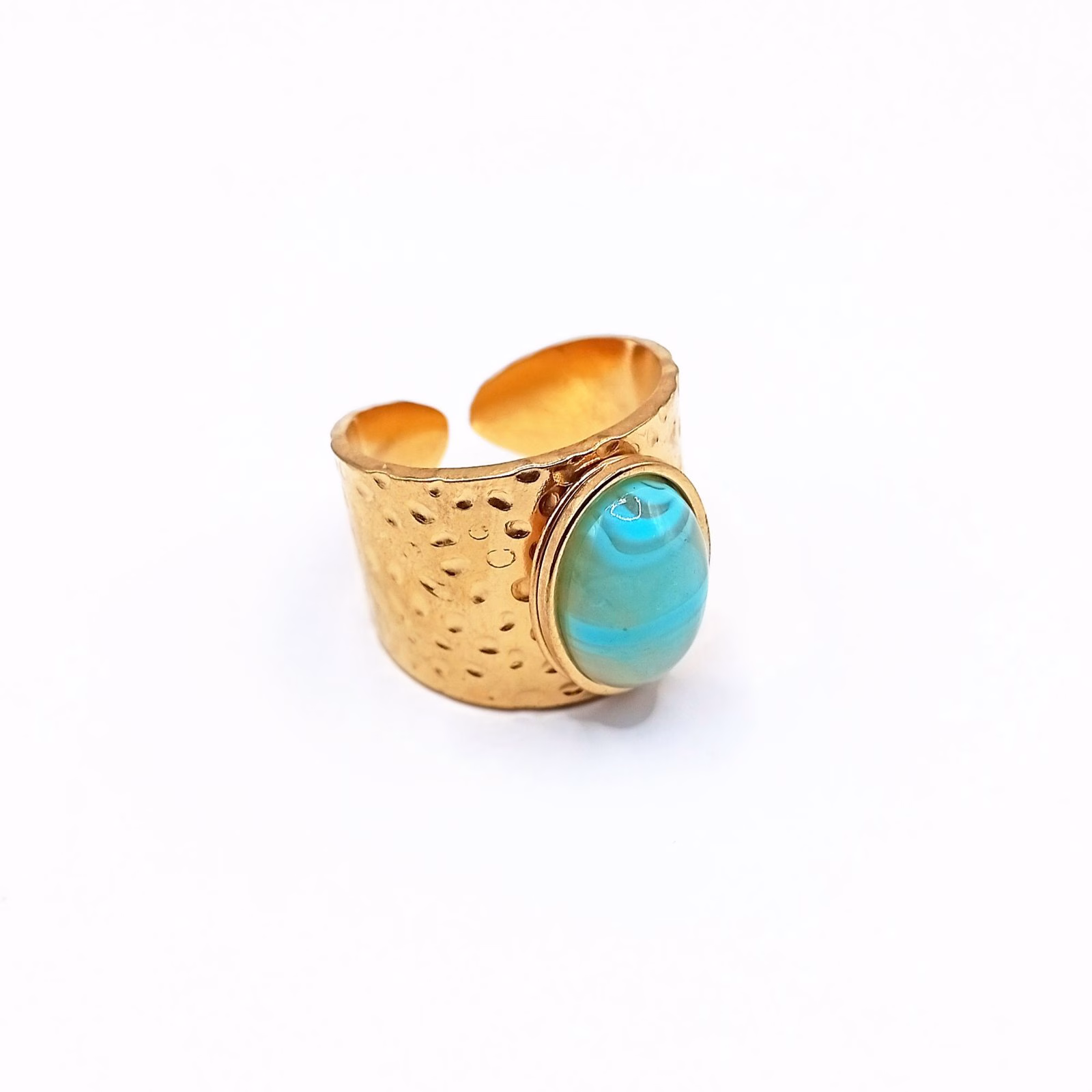 Δαχτυλίδι με Γαλάζια Οβάλ Πέτρα και Σφυρήλατη Υφή – Ρυθμιζόμενο Δαχτυλίδι με Γαλάζια Οβάλ Πέτρα και Σφυρήλατη Υφή – Ρυθμιζόμενο