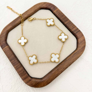 Γυναικείο επιχρυσωμένο βραχιόλι με λευκά τετράφυλλα - Εικόνα 1 Γυναικείο επιχρυσωμένο βραχιόλι με λευκά τετράφυλλα - Εικόνα 1