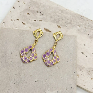 Χρυσά και μωβ κρεμαστά σκουλαρίκια από ανοξείδωτο ατσάλι - Εικόνα 1