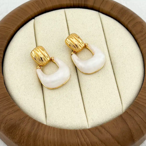 Χρυσά κρεμαστά σκουλαρίκια από ανοξείδωτο ατσάλι - Εικόνα 1 Χρυσά κρεμαστά σκουλαρίκια από ανοξείδωτο ατσάλι - Εικόνα 1