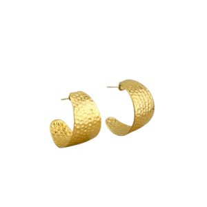 Χρυσά σκουλαρίκια από ανοξείδωτο ατσάλι με σφυρήλατη υφή Χρυσά σκουλαρίκια από ανοξείδωτο ατσάλι με σφυρήλατη υφή