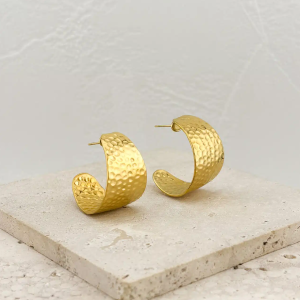 Χρυσά σκουλαρίκια από ανοξείδωτο ατσάλι με σφυρήλατη υφή - Εικόνα 1 Χρυσά σκουλαρίκια από ανοξείδωτο ατσάλι με σφυρήλατη υφή - Εικόνα 1