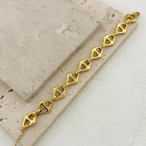 Επιχρυσωμένο γυναικείο βραχιόλι ατσάλινο με γεωμετρικούς κρίκους - Εικόνα 1 Επιχρυσωμένο γυναικείο βραχιόλι ατσάλινο με γεωμετρικούς κρίκους - Εικόνα 1